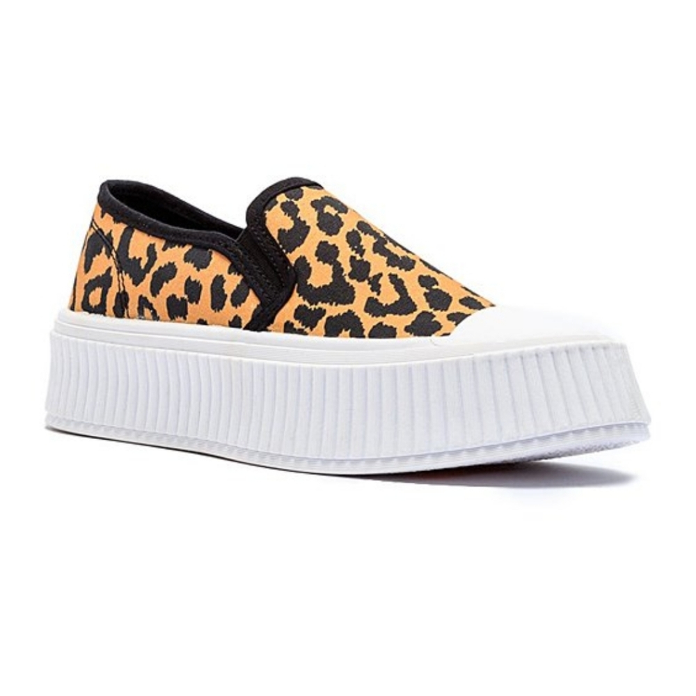 NIB 🐆 Platform leopard print slip-on sneakers